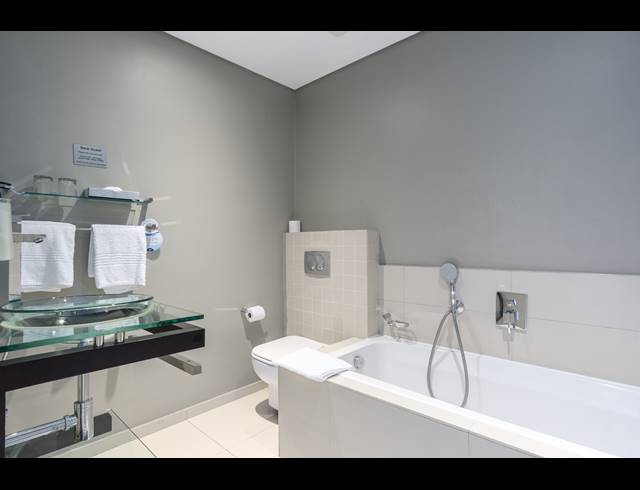 2 BEDROOM APARTMENT FOR SALE IN BEACHFRONT